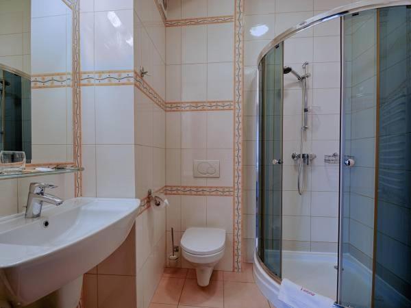 Victoria Cechini Hotel Криница-Здруй Екстериор снимка