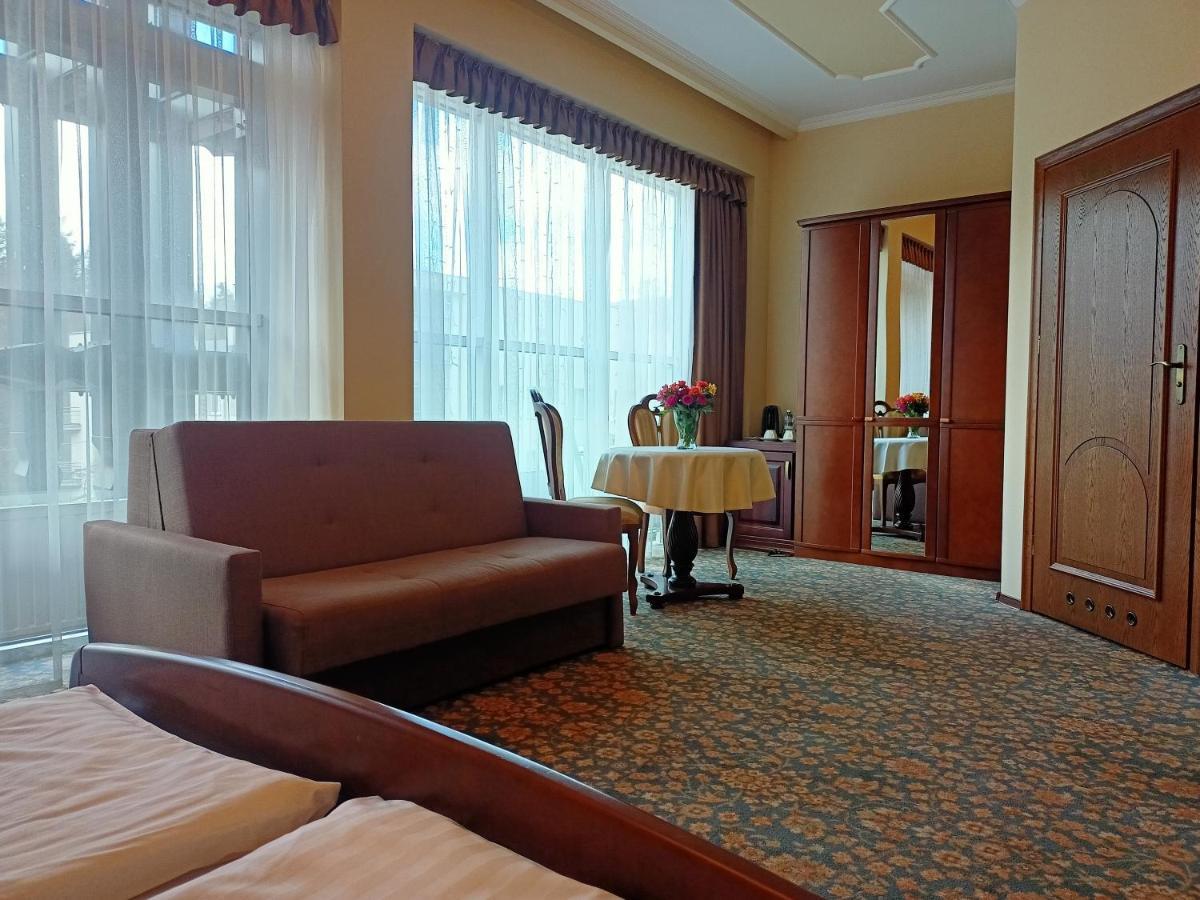 Victoria Cechini Hotel Криница-Здруй Екстериор снимка