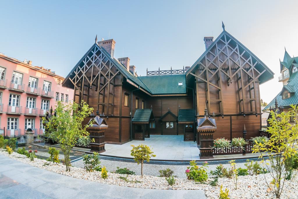 Victoria Cechini Hotel Криница-Здруй Екстериор снимка