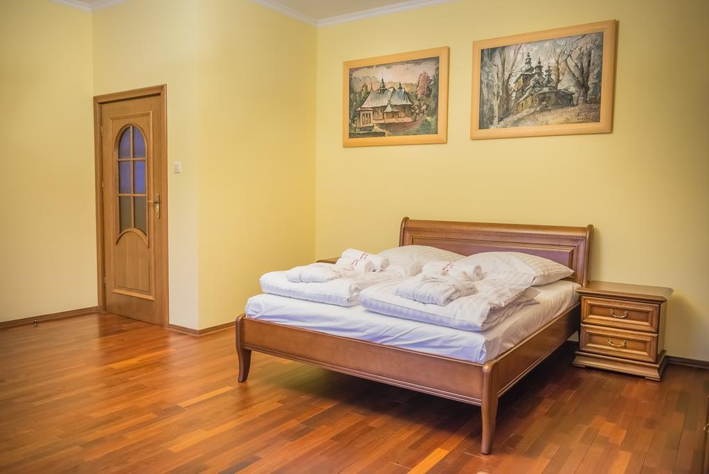 Victoria Cechini Hotel Криница-Здруй Стая снимка
