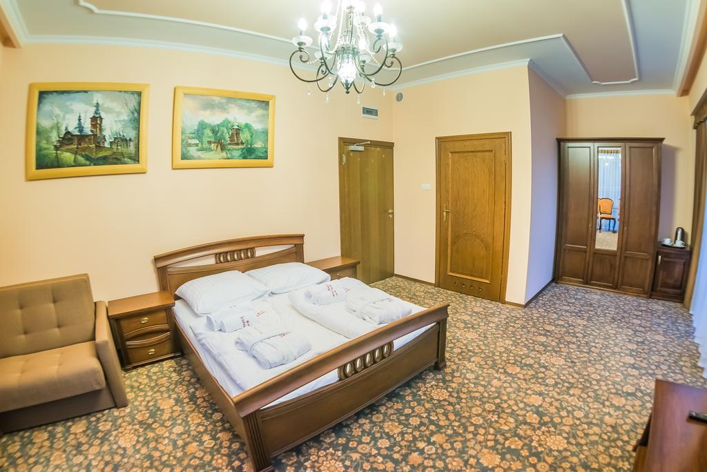 Victoria Cechini Hotel Криница-Здруй Стая снимка