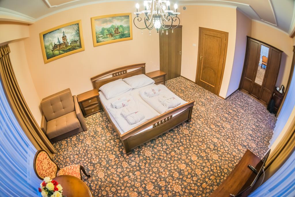 Victoria Cechini Hotel Криница-Здруй Стая снимка