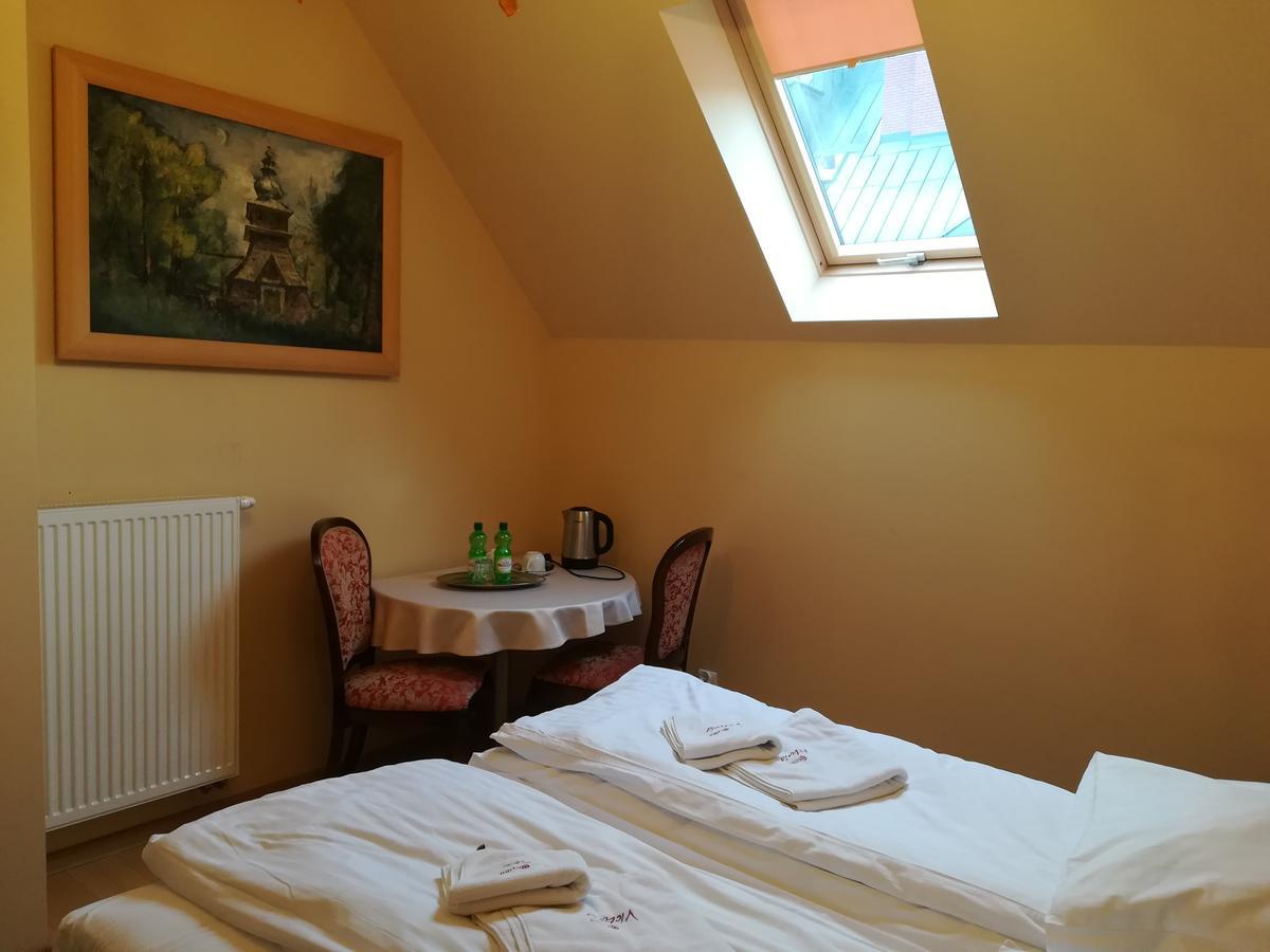 Victoria Cechini Hotel Криница-Здруй Екстериор снимка
