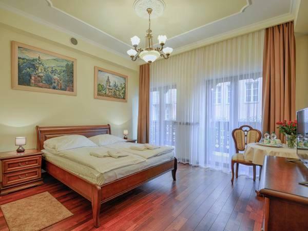 Victoria Cechini Hotel Криница-Здруй Екстериор снимка
