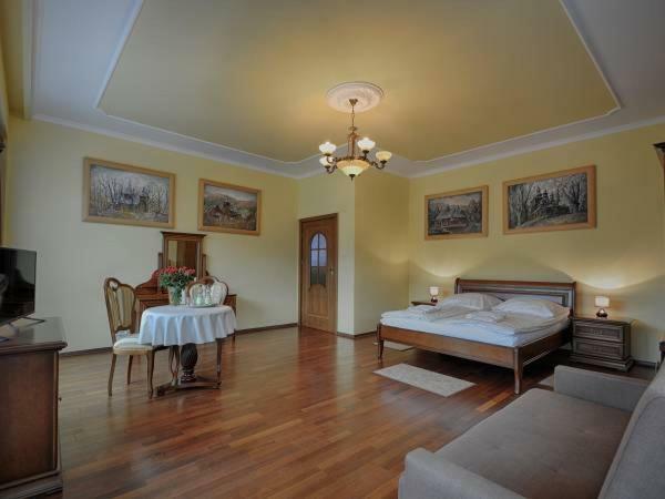 Victoria Cechini Hotel Криница-Здруй Екстериор снимка